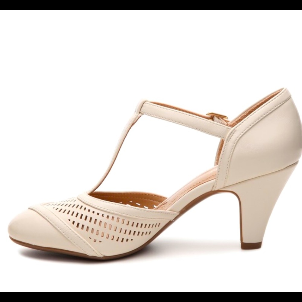 Naturalizer - Loriana T-Strap Pumps Vintage Style. Sz 7.5